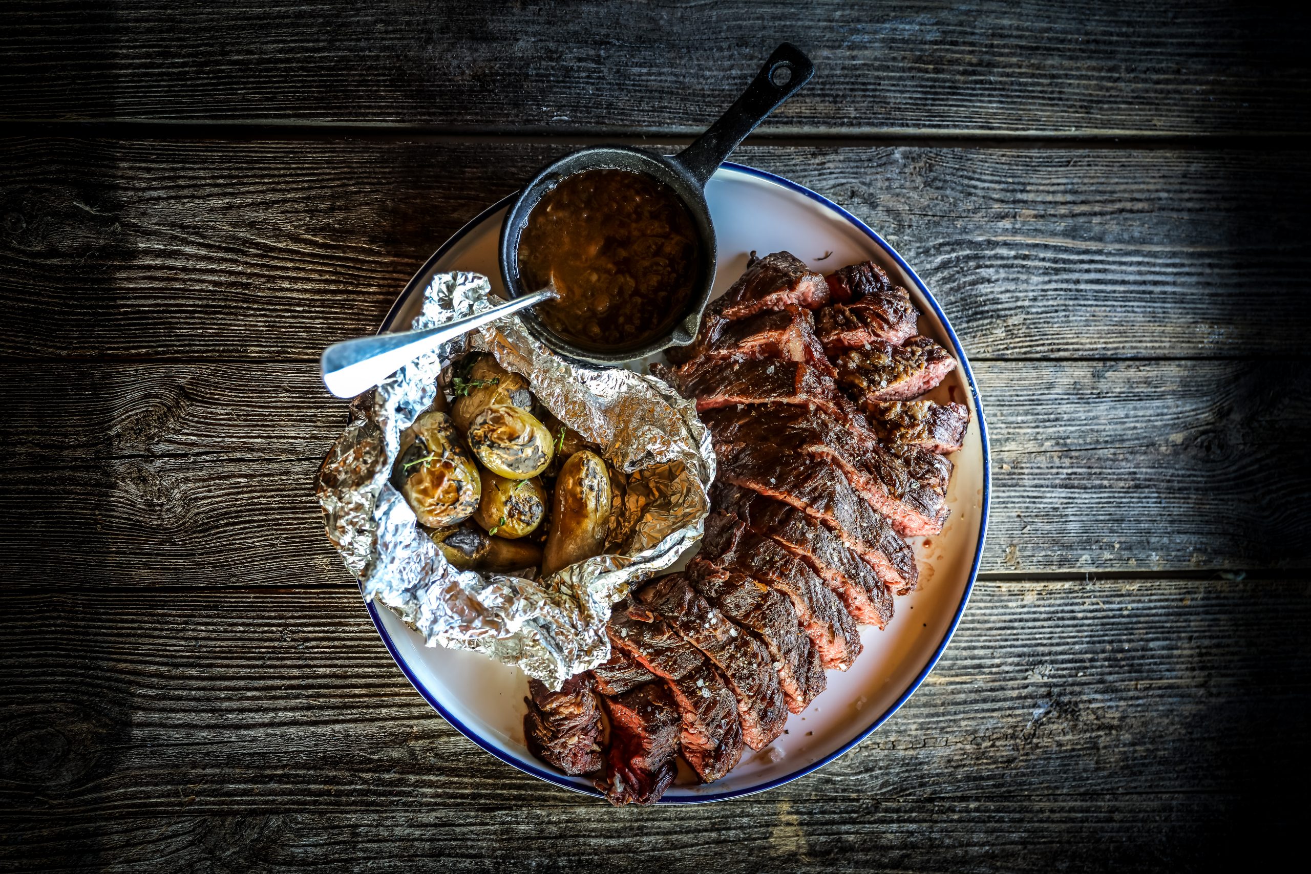 Bavette de bœuf irlandais grillée au feu de bois