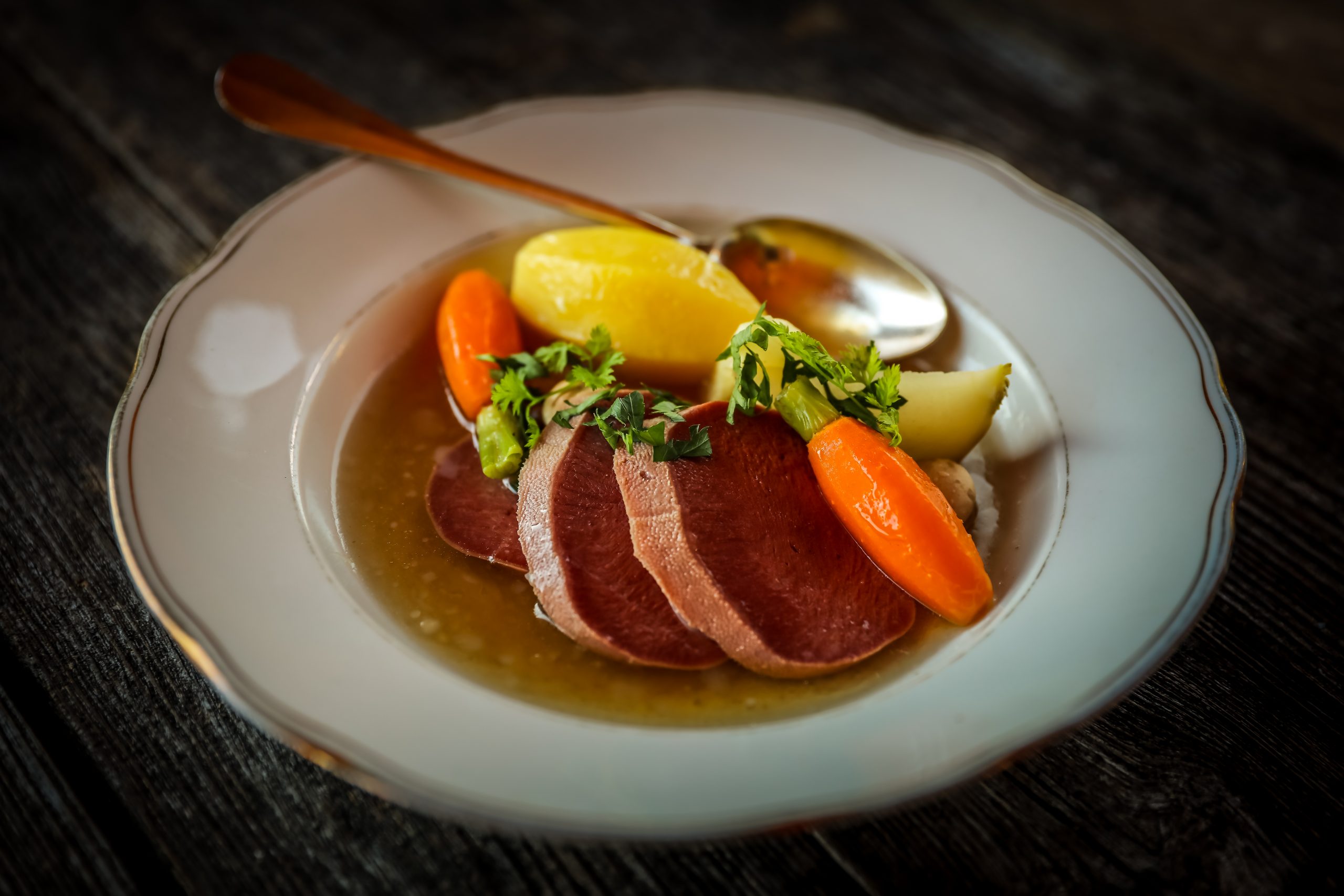 Langue de bœuf irlandais au court-bouillon